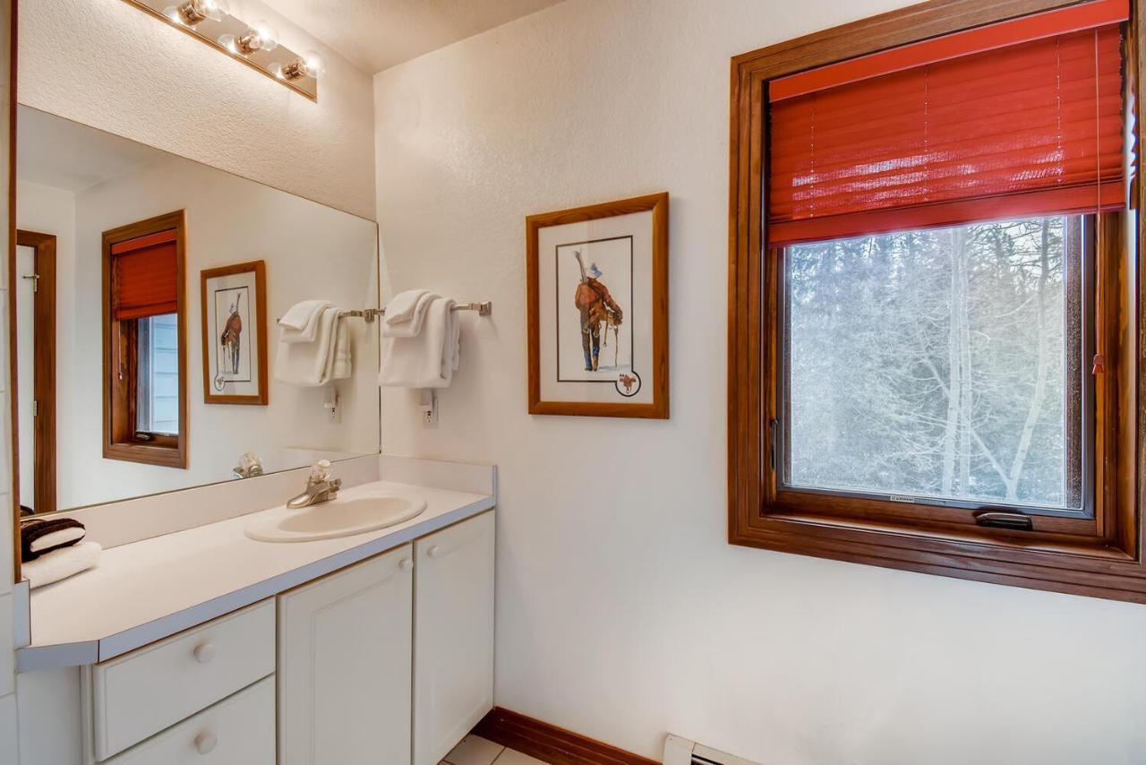 Pinecreek #F - 3 Bedroom - Close To Town - Shuttle To Slopes - Pool And Hot Tub Access Breckenridge Eksteriør billede