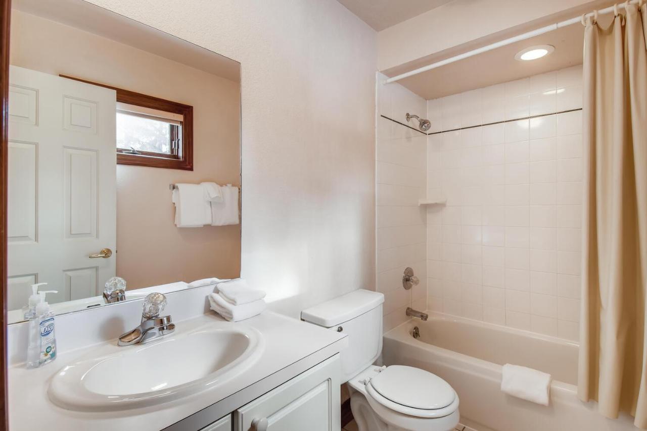 Pinecreek #F - 3 Bedroom - Close To Town - Shuttle To Slopes - Pool And Hot Tub Access Breckenridge Eksteriør billede